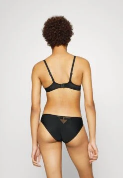 Chantelle Fleurs - Slip - Schwarz -Triumph 01e9a64d6bd64c5b87a2e27d1f99fa96