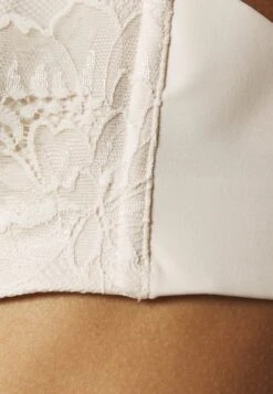 Triumph Amourette Charm - Strapless Bh - Creamy Dream -Triumph 042bac5112814a6083ecad6145db4477