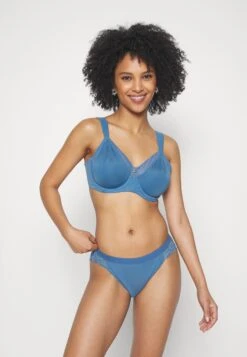 Triumph Slip - Liberty Blue -Triumph 0445c77e03ae446a92d5502e88bb7243