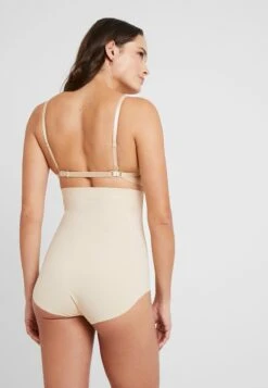 Magic Bodyfashion Magic Multi Way Bra - Strapless Bh - Latte -Triumph 068118cb4c3741a783dc6eed7a267915