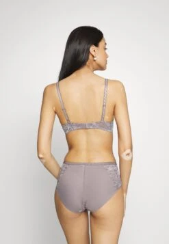 Triumph Amourette Charm Conscious- Push-Up Bh - Pigeon Grey 9 Triumph Amourette Charm Conscious- Push-Up Bh - Pigeon Grey -Triumph 06fea2a9adb34b7da0cc889f93421065