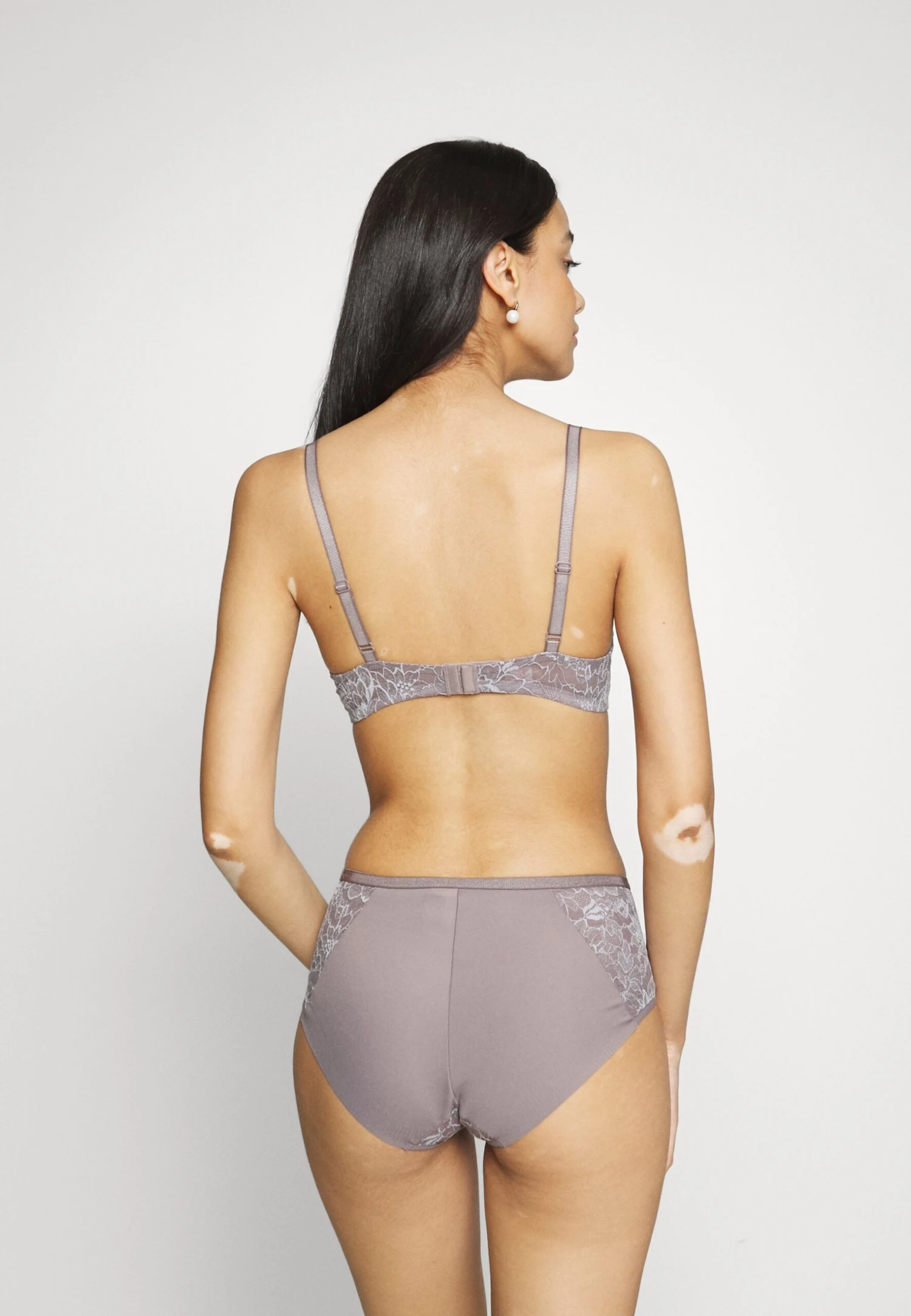 Triumph Amourette Charm Conscious- Push-Up Bh - Pigeon Grey 5 Triumph Amourette Charm Conscious- Push-Up Bh - Pigeon Grey - Afbeelding 3