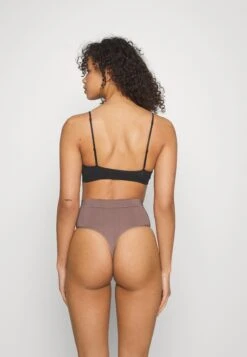 Magic Bodyfashion Comfort - String - Hellbraun -Triumph 097405f475a44bf6891ab532c49b8219