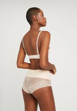 Magic Bodyfashion Tummy Shaper - Shapewear - Nude -Triumph 1033fd9e7ed54eeab8db657b68c15874