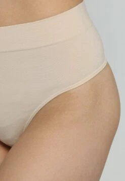 Magic Bodyfashion Comfort - String - Latte -Triumph 125af078249f4de99da120d61ff9c560
