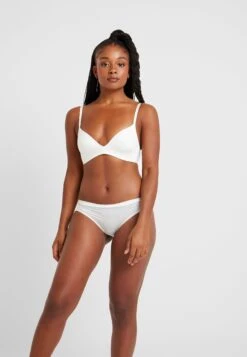 Triumph Body Make Up Soft Touch - Triangel Bh - Vanille -Triumph 1d457867fd8d4fda9c4983e248a0ba7c