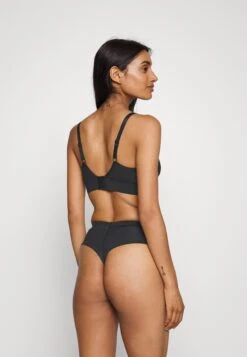 Magic Bodyfashion Dream - String - Black -Triumph 1f05640677b44a048cc144a93ca4b493