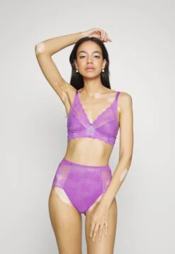 Triumph Amourette Summer Highwaist Panty - Onderbroeken - Blueberry Cream -Triumph 1f6b1af837044dc5a38b11a15c1c4ee2