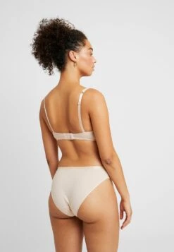 HANRO Sensation Mini - Slip - Skin -Triumph 242314a11a724eccb8d328ad8dfae847