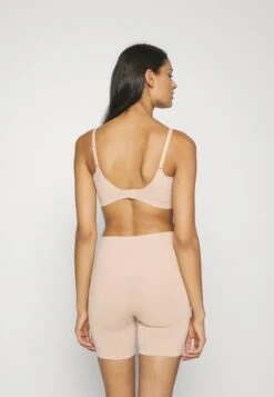 Chantelle Smooth Comfort Wirefree Bra - Bustier - Sirocco 9 Chantelle Smooth Comfort Wirefree Bra - Bustier - Sirocco -Triumph 2627891810ef4fc1a512b1e419c89796