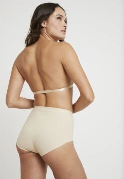 Magic Bodyfashion Luve Bra - Strapless Bh - Latte 10 Magic Bodyfashion Luve Bra - Strapless Bh - Latte -Triumph 2860aa7f6a144fbf8f261cb38d66cae4