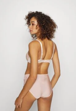 Chantelle Chic Essential - Slip - Beige Dore -Triumph 3b1a0d31f6624c6a946386797d92bdcc