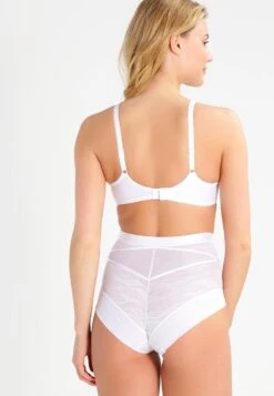 Triumph My Perfect Shaper - T-Shirt Bh - White -Triumph 3f4e8e31a3884e3e95d9d9e5264191c7