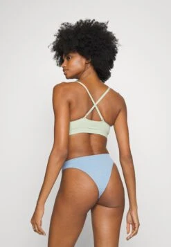 Magic Bodyfashion Comfort Bra Spaghetti Straps - Bustier - Soft Green -Triumph 41efd10ef70f4caab826f6b5c34047d1