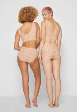 Chantelle Mit Soft CupsV Ausschnitt - Bustier - Neutral -Triumph 44a42e99030b4984a3031fe7b5dba97c