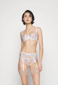 AGENT PROVOCATEUR Skylee Brief - Slip - White/Silver -Triumph 48a5f5e05dab4260934c021229f7c1f3