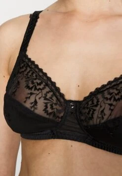 Chantelle Every Curve Wirefree Support Bra - Triangel Bh - Black -Triumph 4ca2fd1aed914c3d9fef841c19c5126f