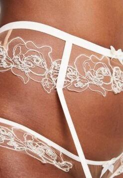 AGENT PROVOCATEUR Lindie Suspender - Jarretels - Ivory -Triumph 516e02df12af4239aaa739fc2b5a59b6