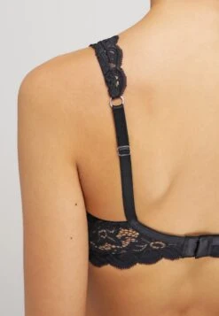 HANRO Moments Soft - Triangel Bh - Black -Triumph 564bdb4211254f4d98885891409aa97c