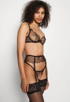 AGENT PROVOCATEUR Maysie - String - Black -Triumph 5dbf1e2d0f8749aaa4e13386b7085b47