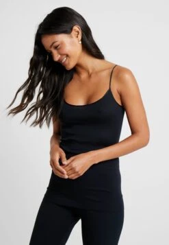 HANRO Seamless Spaghetti Top - Hemd - Black 9 HANRO Seamless Spaghetti Top - Hemd - Black -Triumph 646ead52cf2b460ba6a87dcc06243256