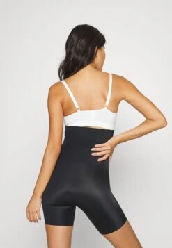 Magic Bodyfashion Sheer Bermuda - Shapewear - Black -Triumph 6b449bdab8b44e0fa40fd0002efcbde5