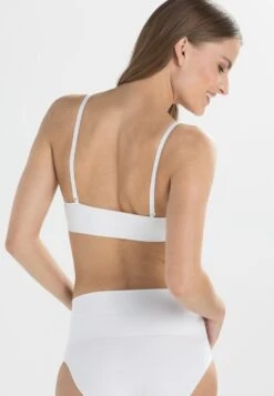 Magic Bodyfashion Comfort Bra Spaghetti Straps - Bustier - White -Triumph 6f306130c3754fbc977ead703a9a8c71