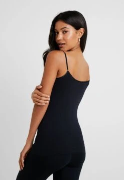 HANRO Spaghetti- Hemd - Black 10 HANRO Spaghetti- Hemd - Black -Triumph 73e6a321e4c64dfcaf1049ea60a9f475