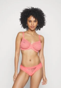 Triumph Aura Spotlight Brazilian - Slip - Sugar Coral -Triumph 7859a920753b4e09b8048eb6296a3b8d