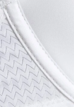 Chantelle Chic Essential Memory - Beugel Bh - Weiß -Triumph 7aaff6d1c6554bd18b90c109ab46511b