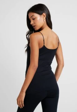 HANRO Seamless Spaghetti Top - Hemd - Black 10 HANRO Seamless Spaghetti Top - Hemd - Black -Triumph 804f77b77e4a44dba74c8ac0cd563c5b