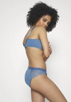 Triumph Slip - Liberty Blue -Triumph 843284c371b74817bcad80fb60f74e5e