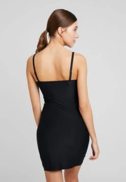 Chantelle Soft Unterkleid - Shapewear - Schwarz 9 Chantelle Soft Unterkleid - Shapewear - Schwarz -Triumph 8bdb28f0086845d0abb89c09d4ab9e48