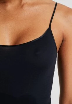 HANRO Seamless Spaghetti Top - Hemd - Black 13 HANRO Seamless Spaghetti Top - Hemd - Black -Triumph 90ded8f74d3d41699db6d5e700b4be46