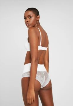 Magic Bodyfashion Tummy Shaper - Shapewear - White 9 Magic Bodyfashion Tummy Shaper - Shapewear - White -Triumph 92eaab0c014b4e70aca5ee6db877efce