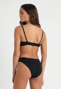 HANRO Sensation Soft Cup - Triangel Bh - Black -Triumph 94d7456c092e4114a4f51f39e6d559b8