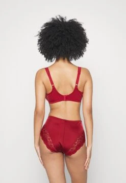 Triumph Ladyform- Slip - Red Wood -Triumph 98d021893e734c188af8fa4aa7e93dc6