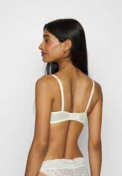 Triumph Fit Smart- Push-Up Bh - Chrysanthem -Triumph 9ec19d4e6fb44597a3e99ee520a2b286