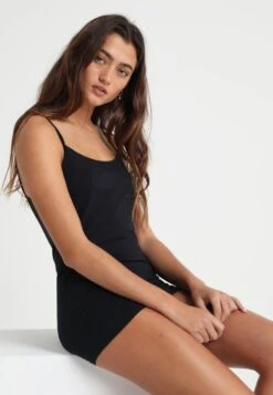 HANRO Sensation Spaghetti Top - Hemd - Black -Triumph a0b3c8e6c68d476698d2fd118744993e