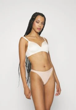 Triumph Smart Natural Brazilian 2 Pack - String - Neutral Beige 12 Triumph Smart Natural Brazilian 2 Pack - String - Neutral Beige -Triumph a4cf5e69239a40ca813ca5d218897579