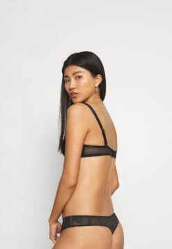 Chantelle Chic Essential Memory - Beugel Bh - Schwarz -Triumph aa44779623e346d3b50aa1e4b466dc7a