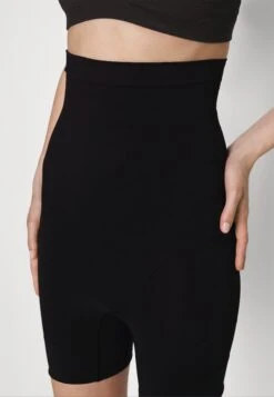 Magic Bodyfashion Booty Boost High Short - Shapewear - Black -Triumph aae53bfccc38456b8dc9bd45e4184d8c