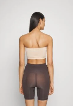 Magic Bodyfashion Comfort Bandeau - Strapless Bh - Latte 9 Magic Bodyfashion Comfort Bandeau - Strapless Bh - Latte -Triumph ab26f25629c042289c0c924b42835e40