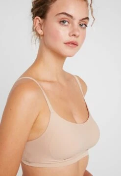 Chantelle Bustier - Nude -Triumph ac656612a04049ad8da263a86ca2c30a