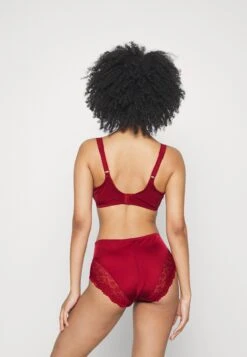 Triumph Ladyform Soft - Beugel Bh - Red -Triumph ae840fa61eb5402397230b075b797ad7