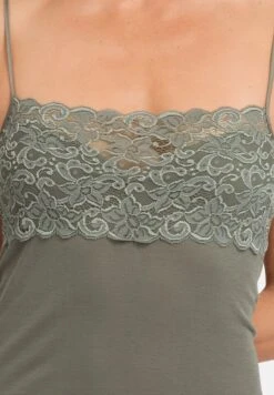 HANRO Spaghetti Moments - Hemd - Antique Green -Triumph ae855dd22e92400ab883f7ec7ace7fbd