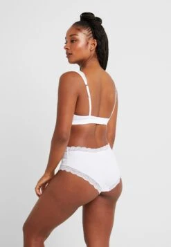 HANRO Soft Cup - Triangel Bh - White -Triumph bd2f9bbcc9d848558bbcd59f826db051