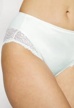 Triumph Ladyform- Slip - White 11 Triumph Ladyform- Slip - White -Triumph c05bebb9228f43a59e81765de85e5997