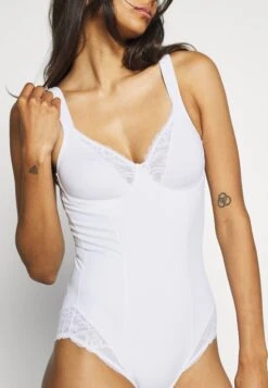 Triumph Modern - Body - White -Triumph cb163d00552b4948a60cb99dfe66e556