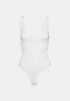 Magic Bodyfashion Everybody Vneck - Body - Snow White -Triumph cd05da8a0de64e47a75b436d2e17b09a